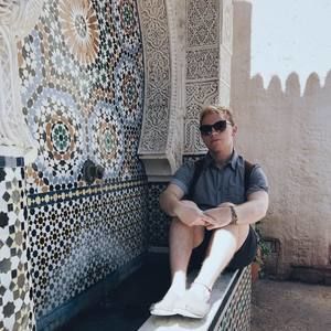 Meet your Posher, Adam